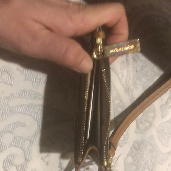 Michael Kors Wristlet with tags on. - Picture 4 of 5